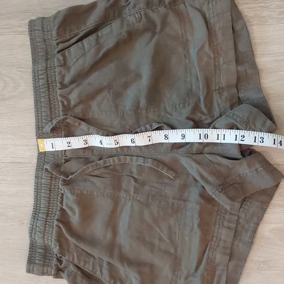 Reitmans Green Shorts - Picture 4 of 5